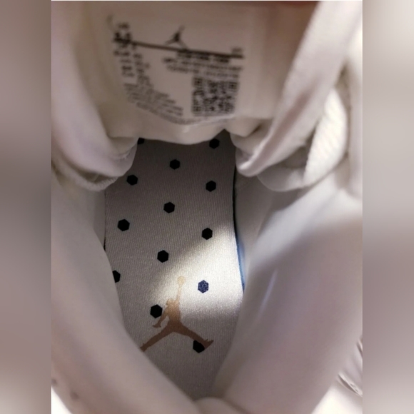 Air Jordan 1 Mid Wmn Nos Differences Nous Unissent White CI9100-100 Shoes Sz 8.5 - Picture 12 of 13